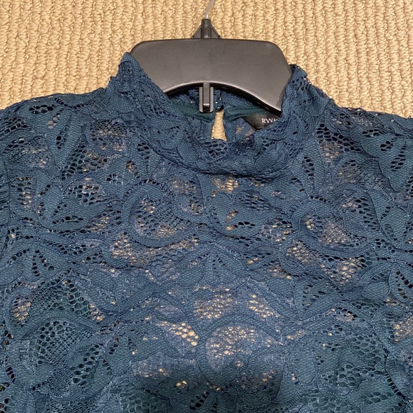 Jewel-Tone Green/Teal Lace Puff-Sleeve Top with Tank Underlay - Size Small - Picture 3 of 8
